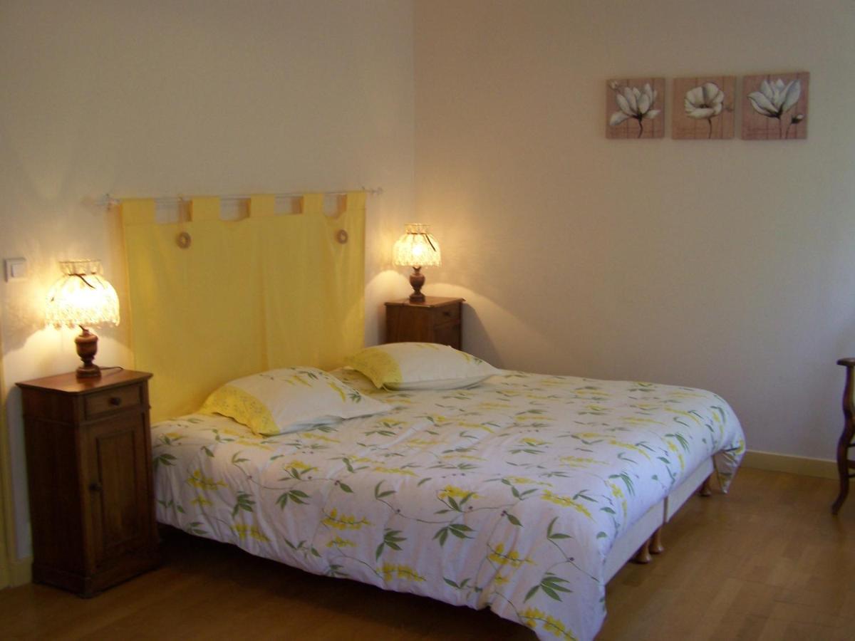 Bed and Breakfast Les Cigales Charols Екстер'єр фото