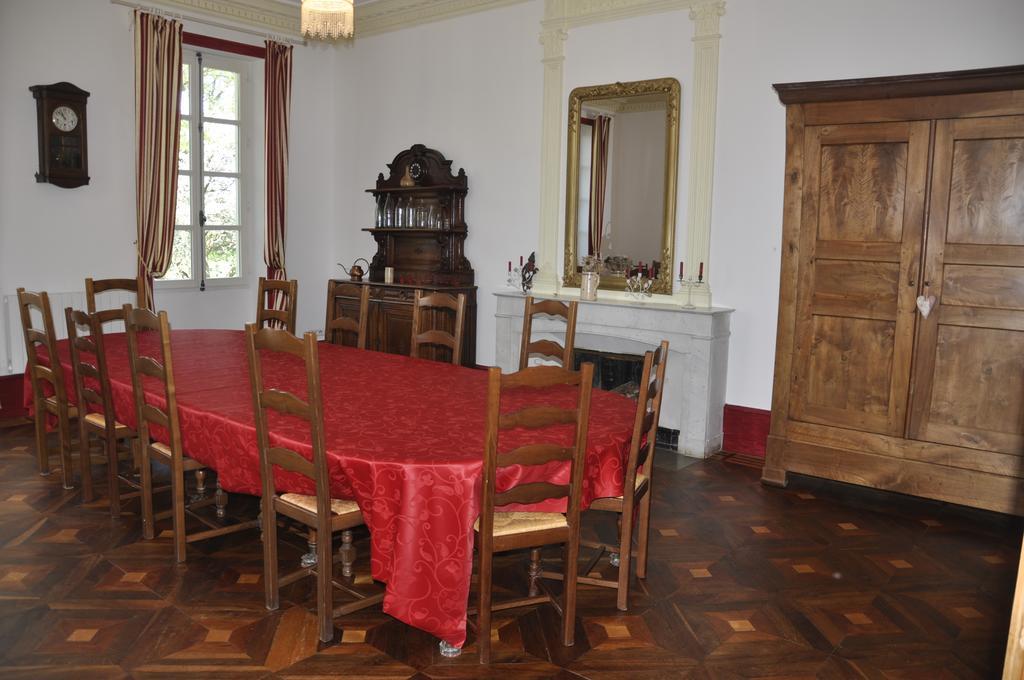 Bed and Breakfast Les Cigales Charols Екстер'єр фото
