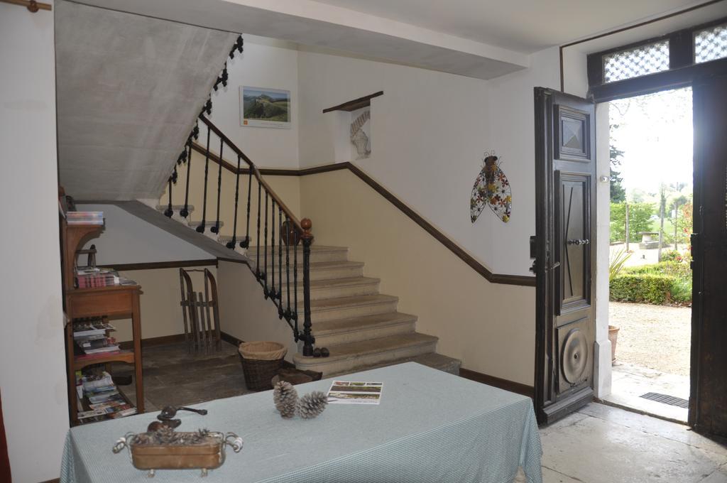 Bed and Breakfast Les Cigales Charols Екстер'єр фото