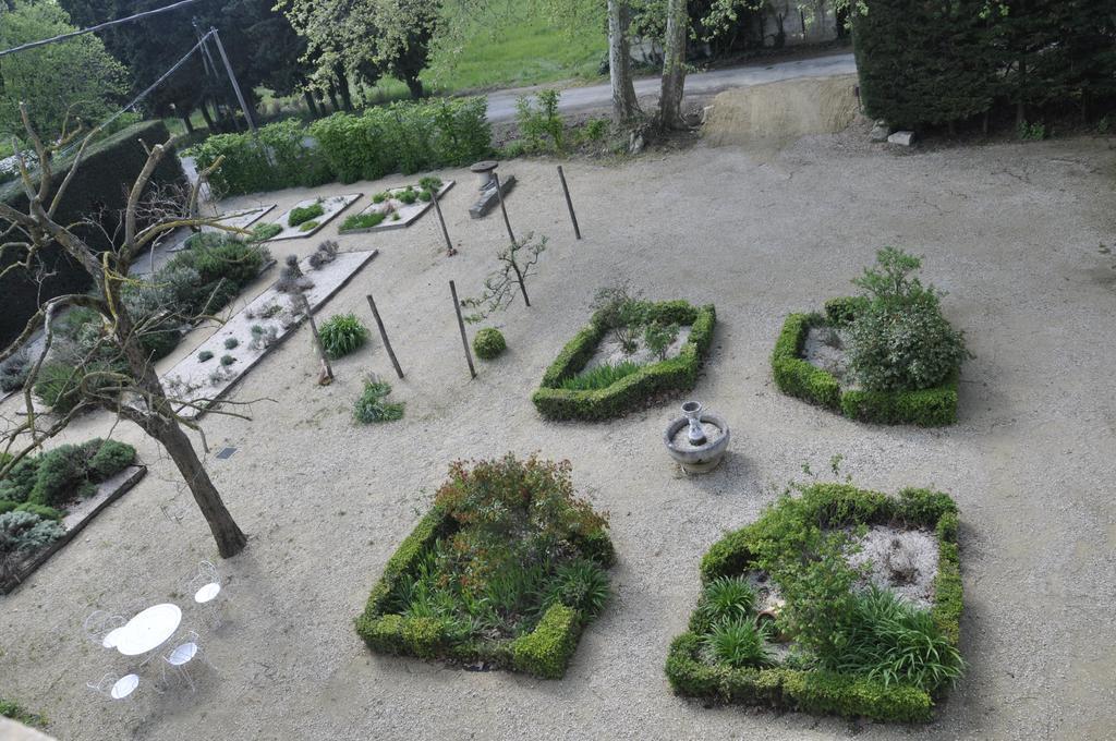 Bed and Breakfast Les Cigales Charols Екстер'єр фото
